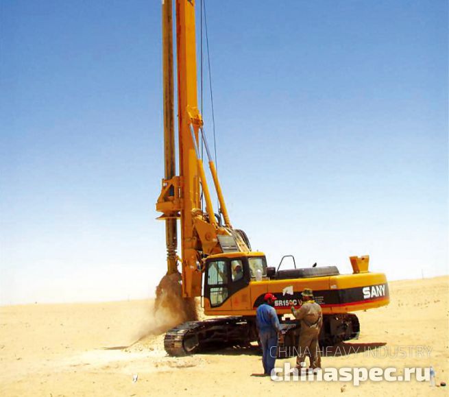 буровая установка SANY SR150C работает в условиях пустыни (фото)