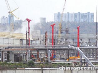 Буровые установки на объекте строительства в Челябинске